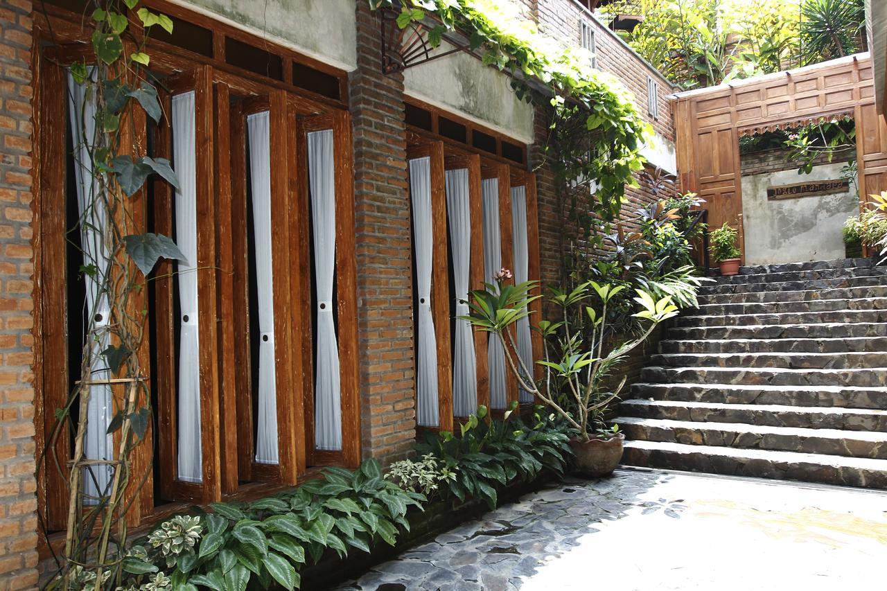 Joglo Mandapa Boutique Hotel Jarakan Exterior photo